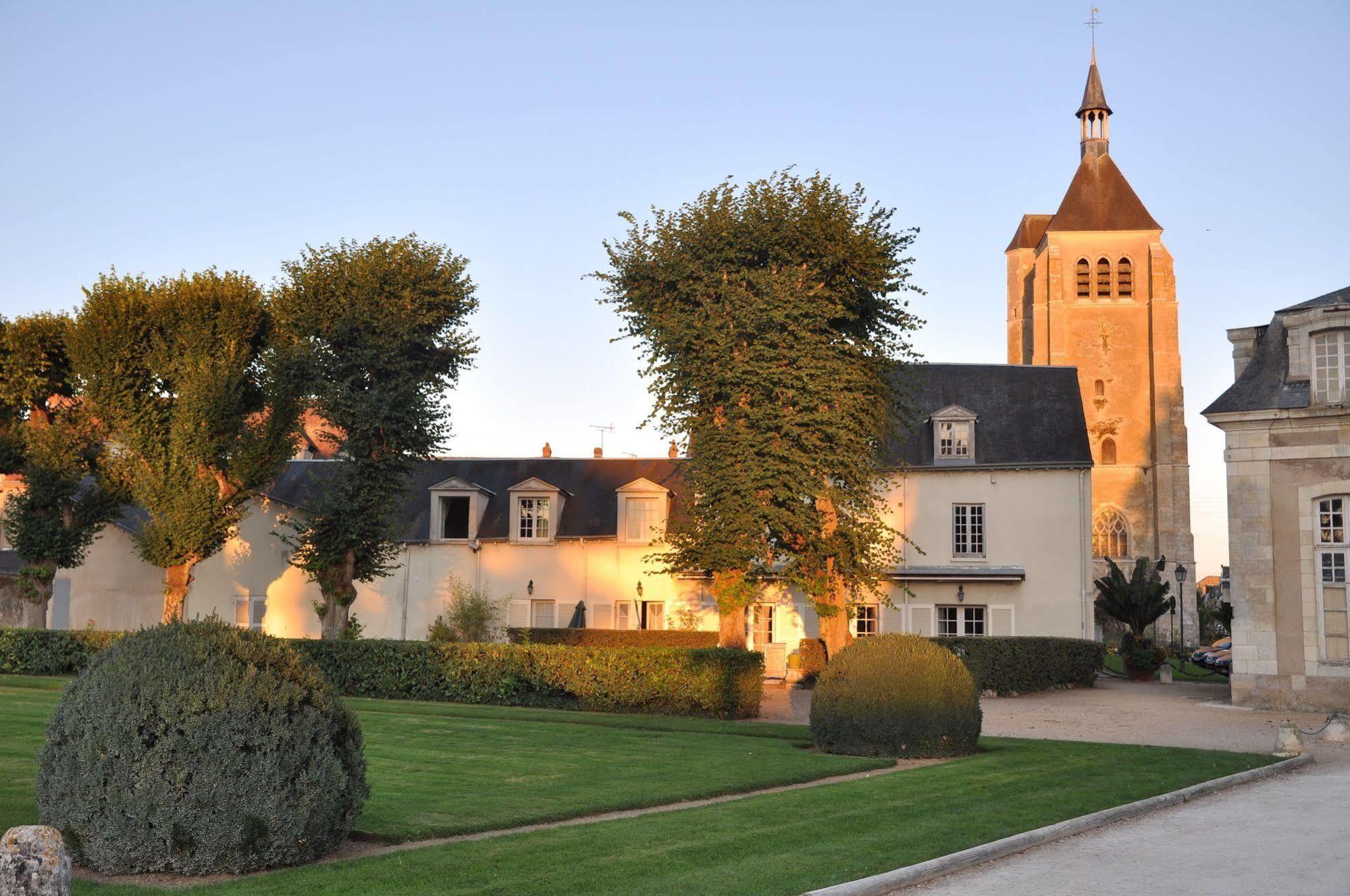 Hotel La Capitainerie Châteauneuf-sur-Loire Exterior photo